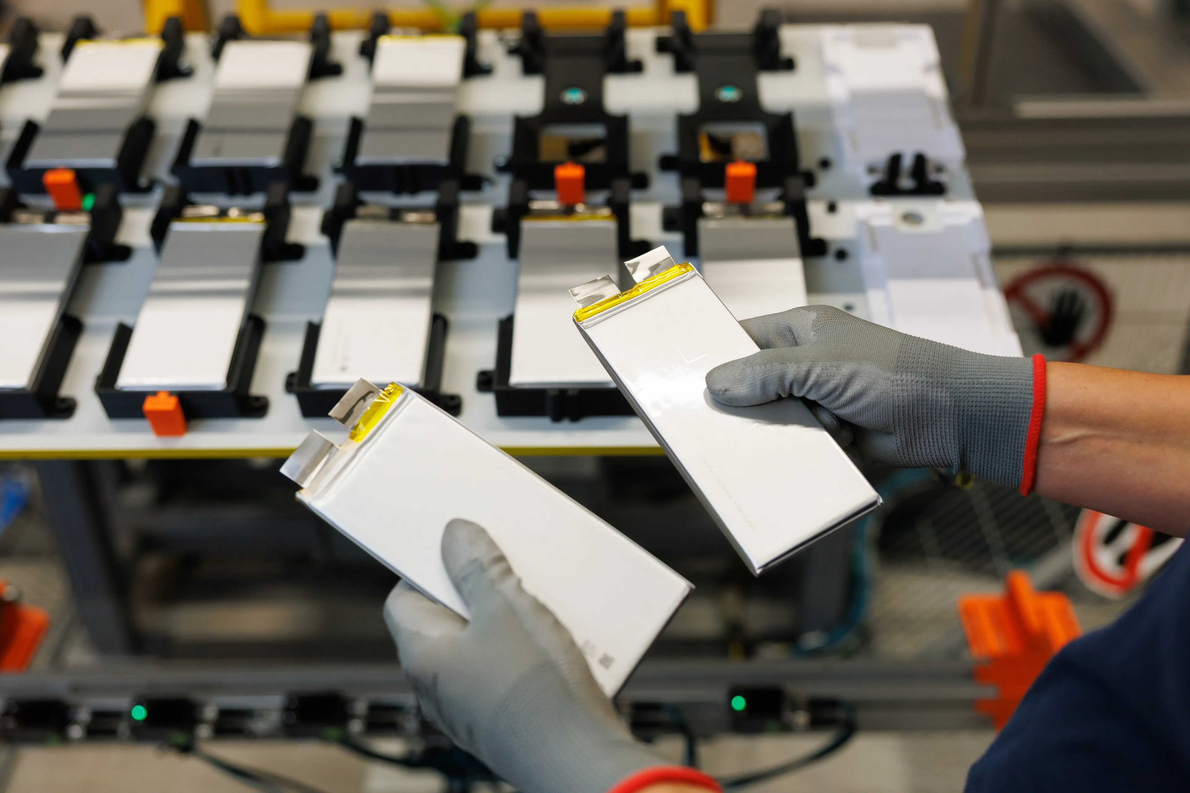 MODULAR BATTERY SOLUTIONS ACROSS INDUSTRIES